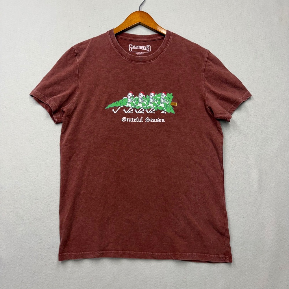Lucky Brand T Shirt Mens M Burgundy Grateful Dead Season Holiday Graphic Tee